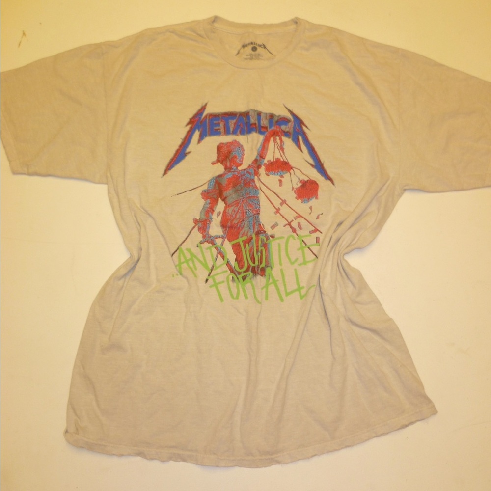 Metallica Band Graphic Tee